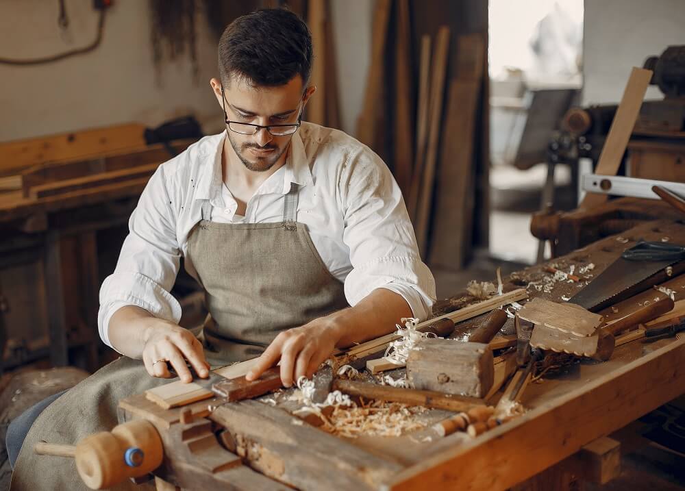 Jakie cechy powinien posiadać profesjonalny stół stolarski