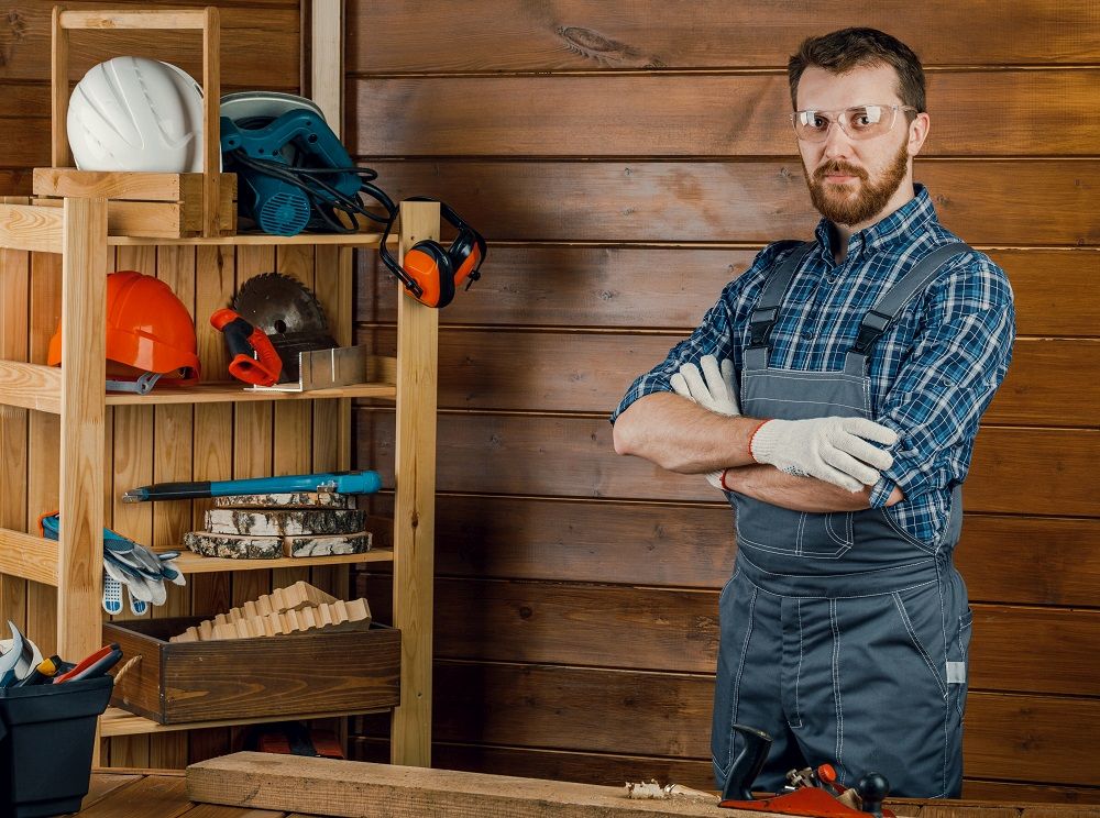 Czym są szczotkarki do drewna