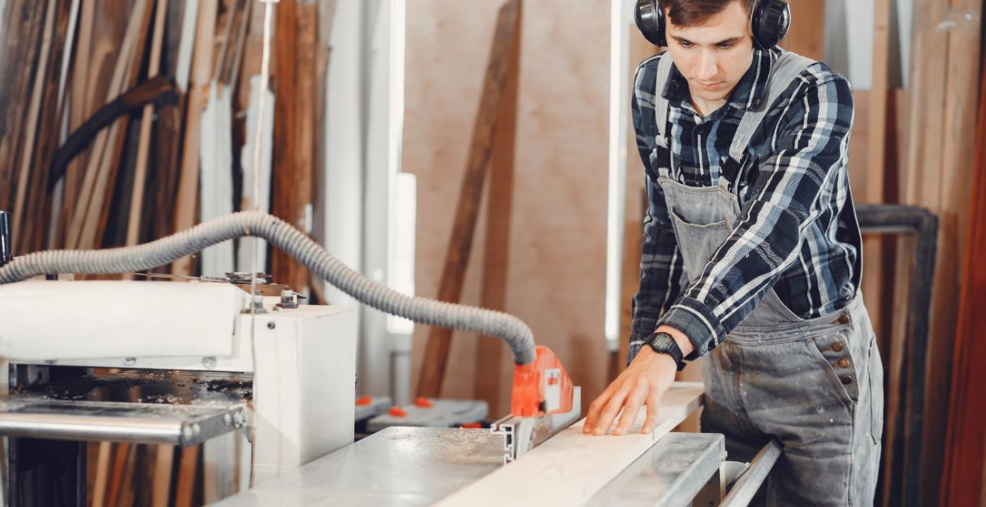 jak dobrac maszyne stolarska